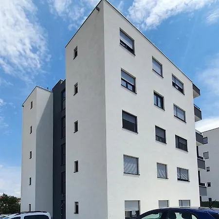 Elite شقة تروغير