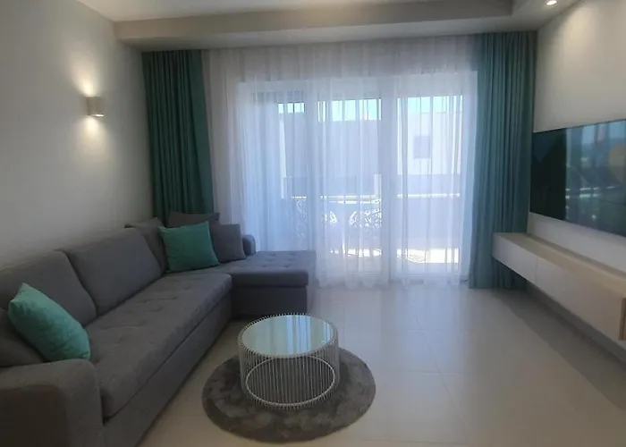 アパート Elite トロギール