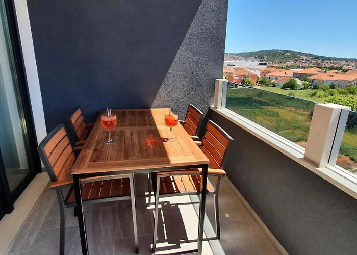 Elite アパート トロギール