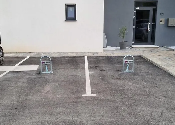 アパート Elite トロギール